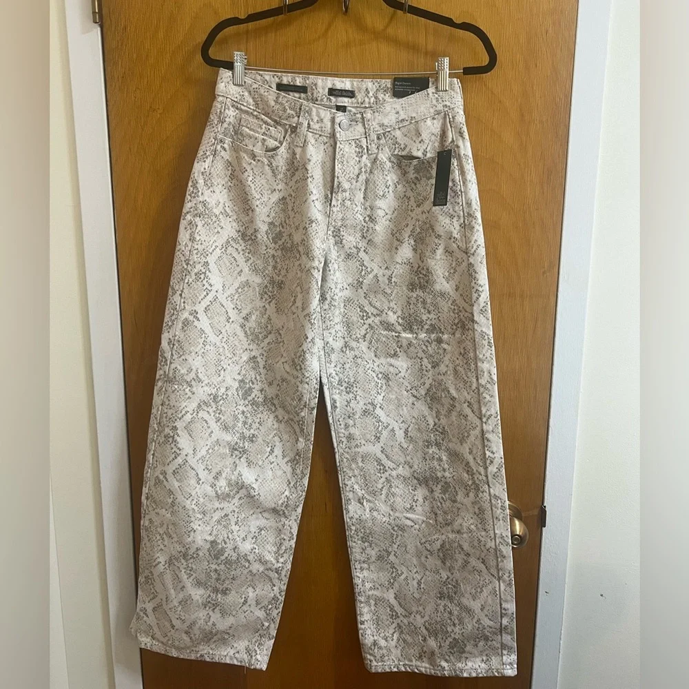 Wild Fable cream Snakeskin Low-Rise Baggy Jeans Rigid Denim 31” Inseam NWT
